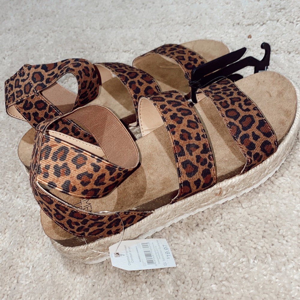 Time and Tru Platform Sandals